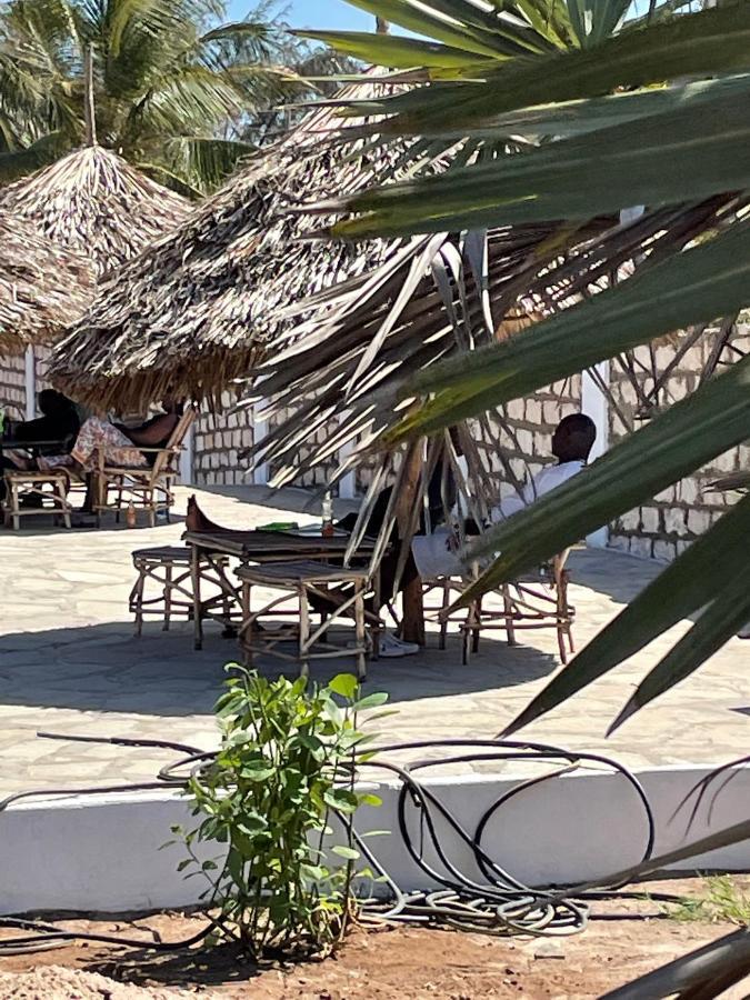 Mambrui Golden Beach Bar And Cottages المظهر الخارجي الصورة